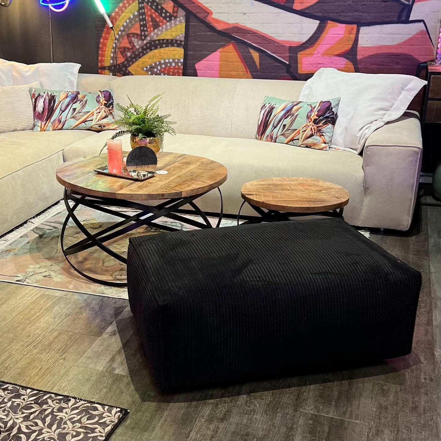 Petite Hocker, Breitcord, schwarz, Wunschmaß