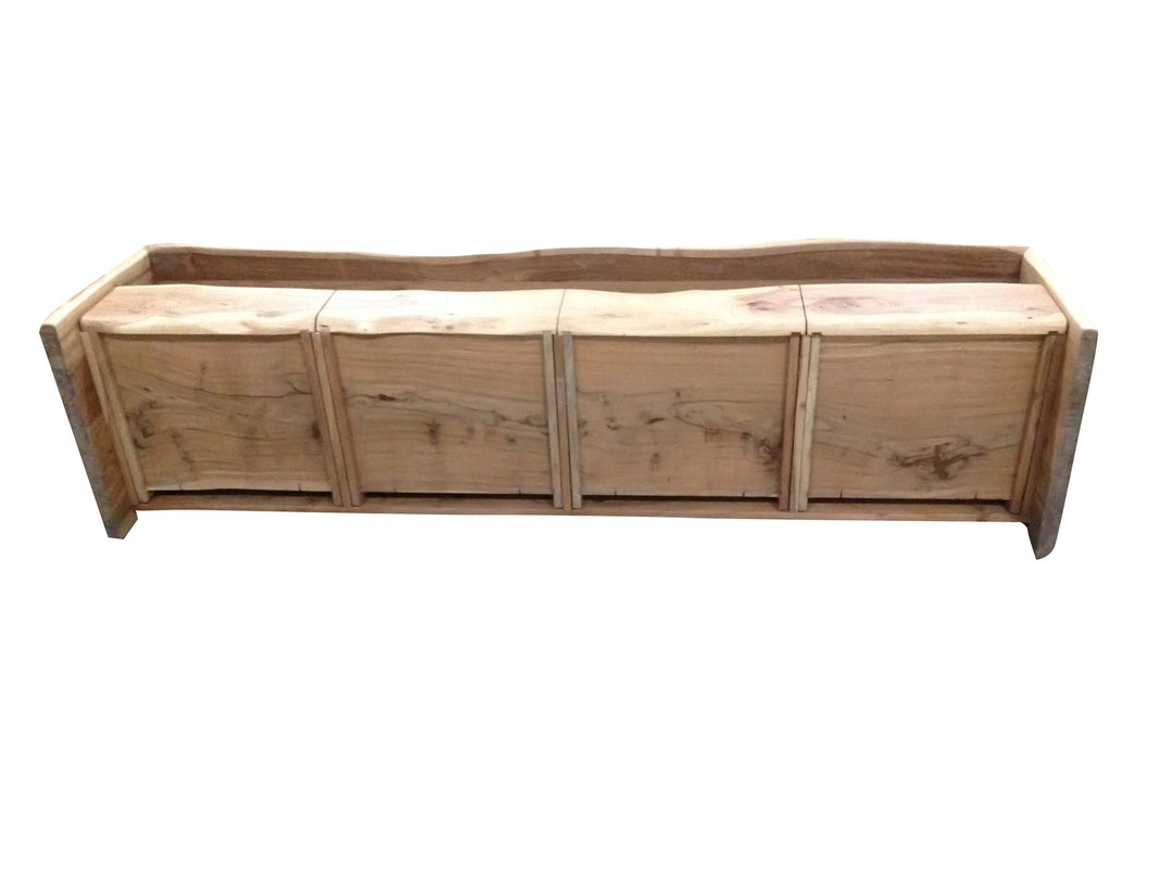 Albera Lowboard aus Akazie mit Baumkante