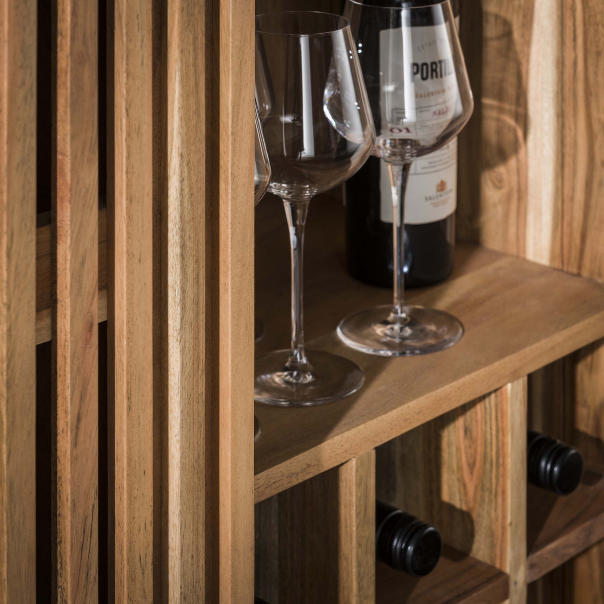Weinschrank mit Schiebetür, 80 cm – Akazie massiv – Ansicht 3