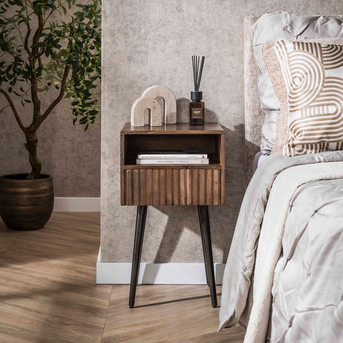 Nachttisch mit 1 Schublade, Rillenfront – Akazienholz massiv, Braun