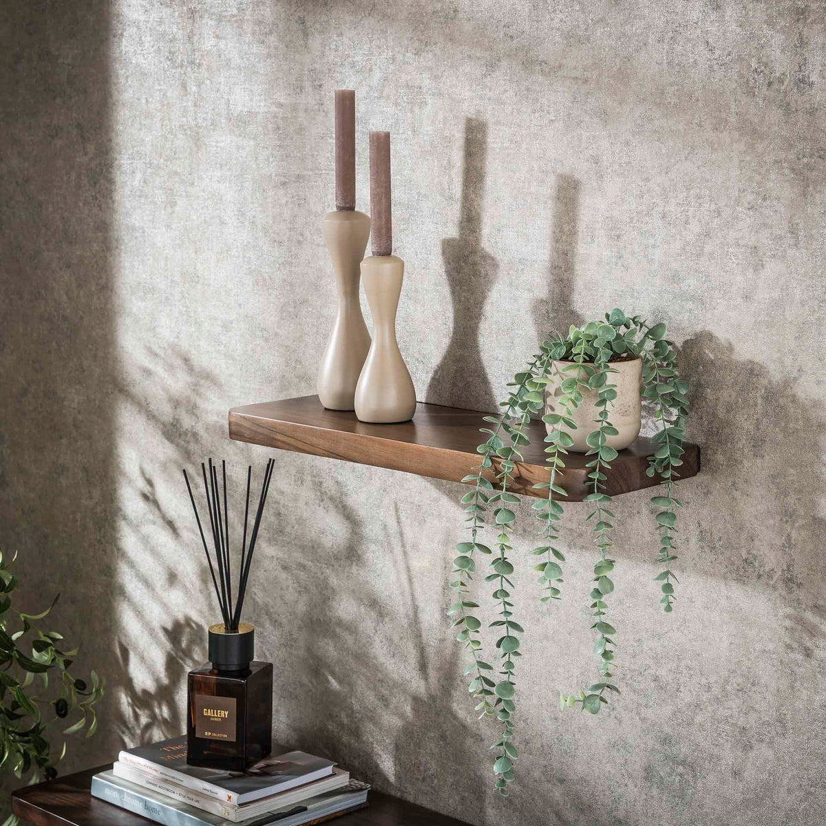 Wandregal 60 cm, Rillenkante – Akazienholz massiv, Braun