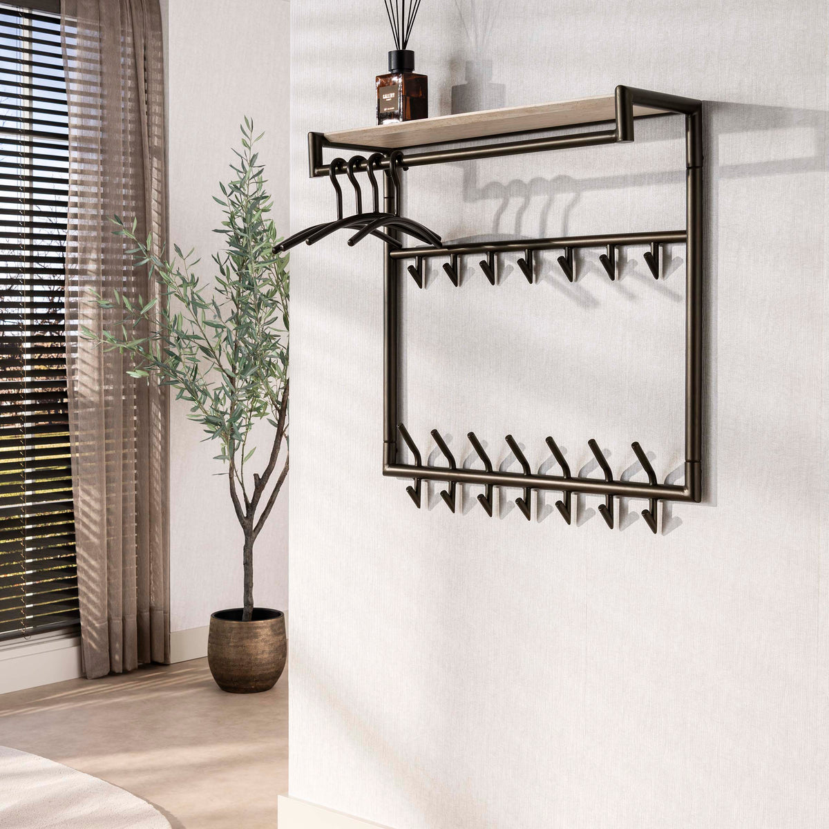 Garderobenständer hoch mit Hutablage, 3 × 7 Haken – Melamin, Travertin-Optik