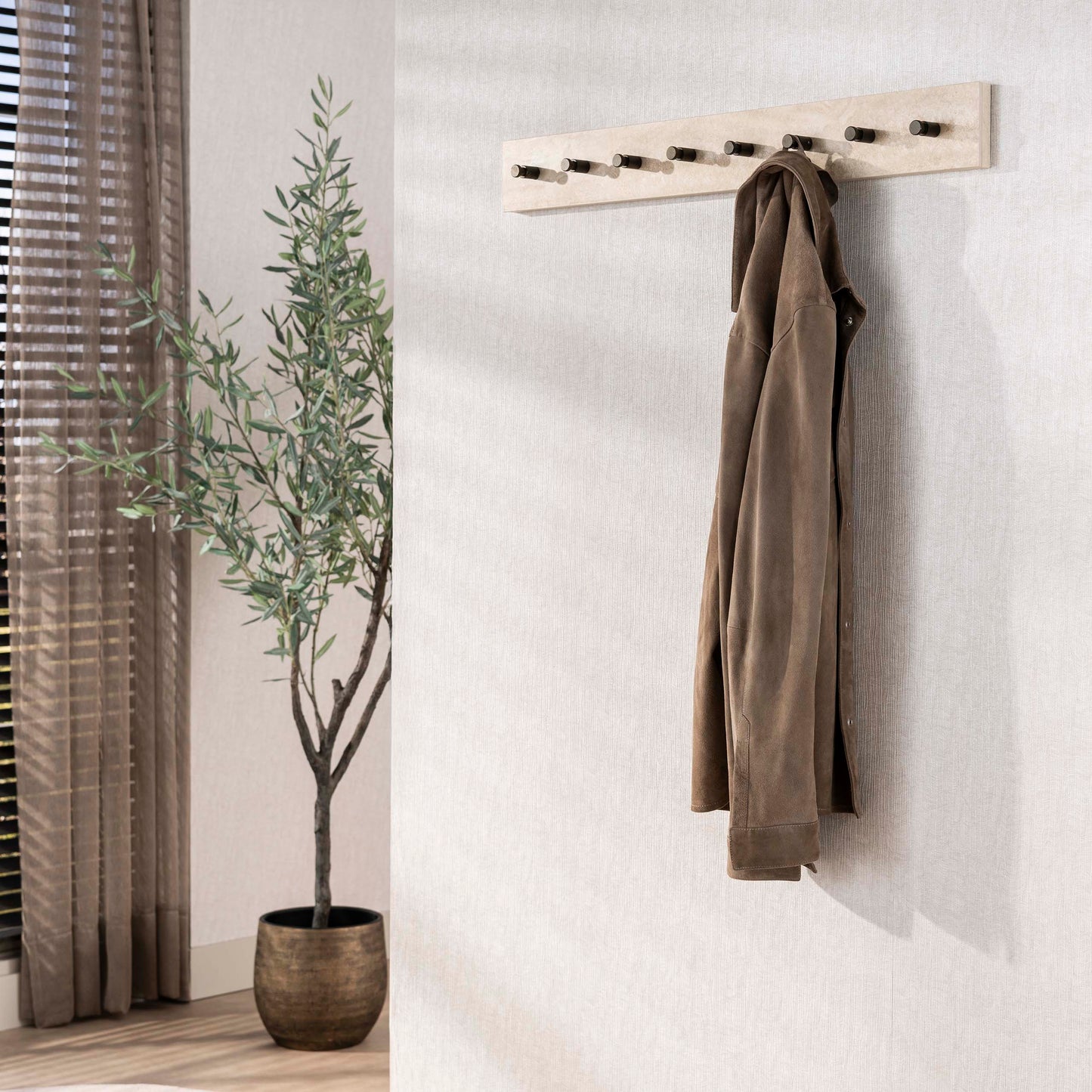 Travino Garderobenständer mit 8 Haken / Keramik-Travertin