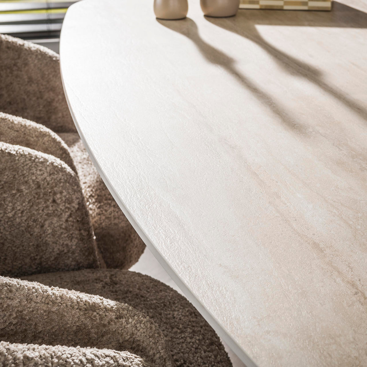 Romano Centro Esstisch, dänisches Oval, 215 cm – 3D-Keramik, Travertin – Ansicht 4
