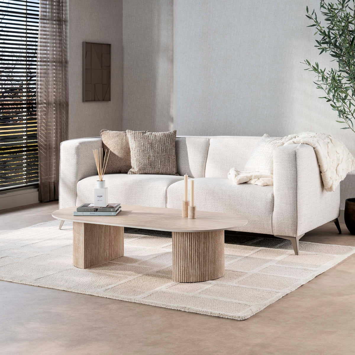 Couchtisch Bogenfuß 135 cm – Keramik Travertin-Optik