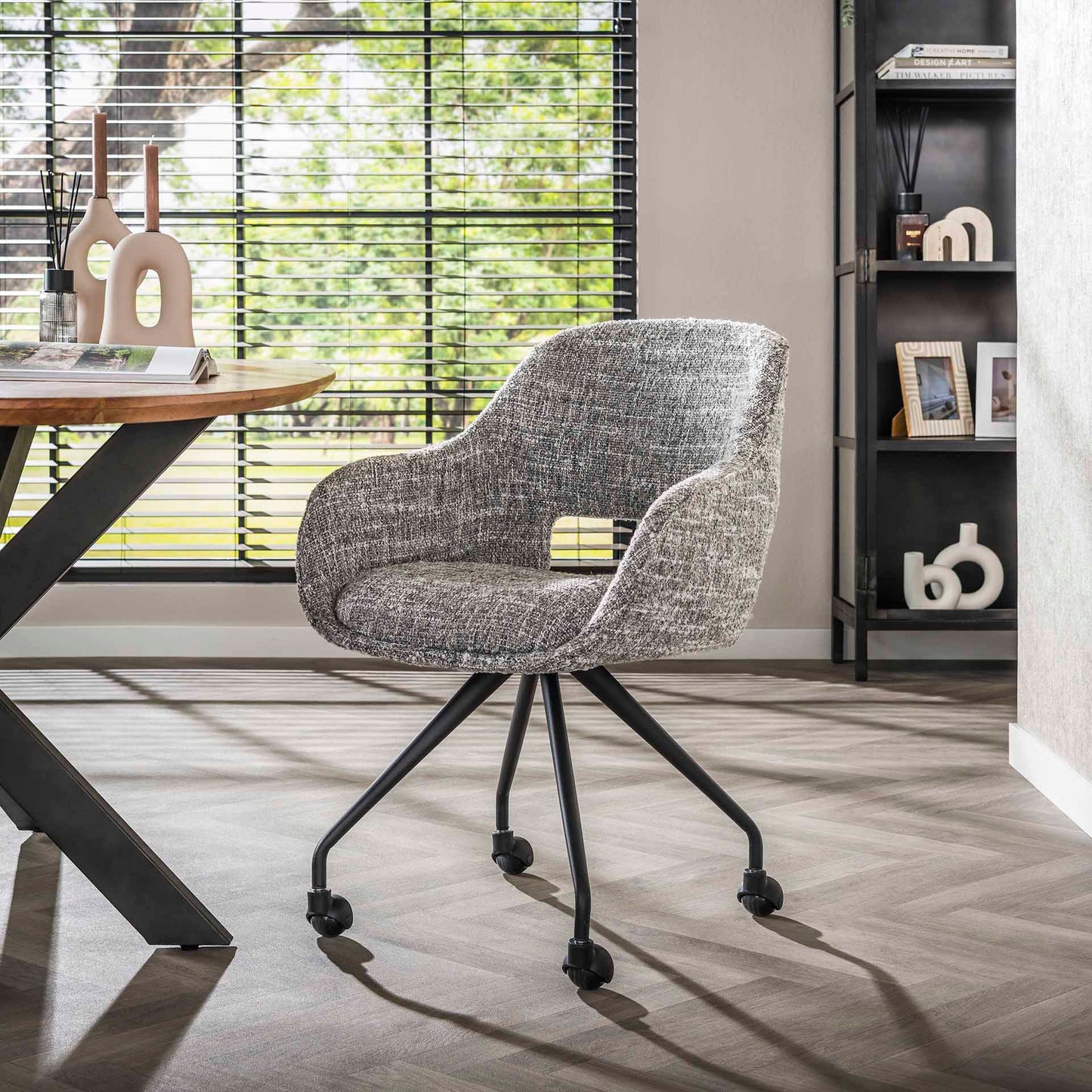 Armstuhl spring Rollen
