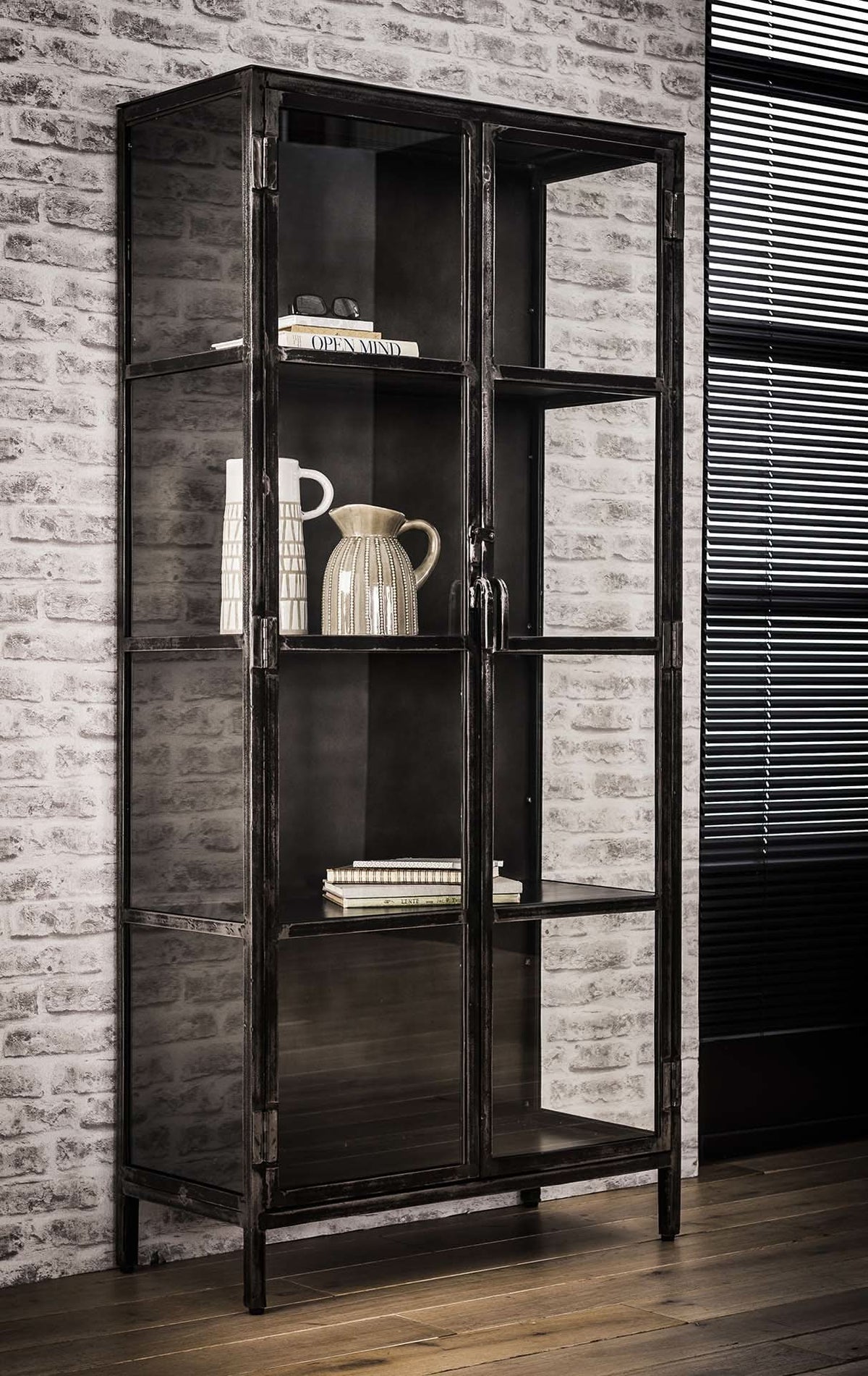 Vitrine mit 2 Glastüren – Gunmetal