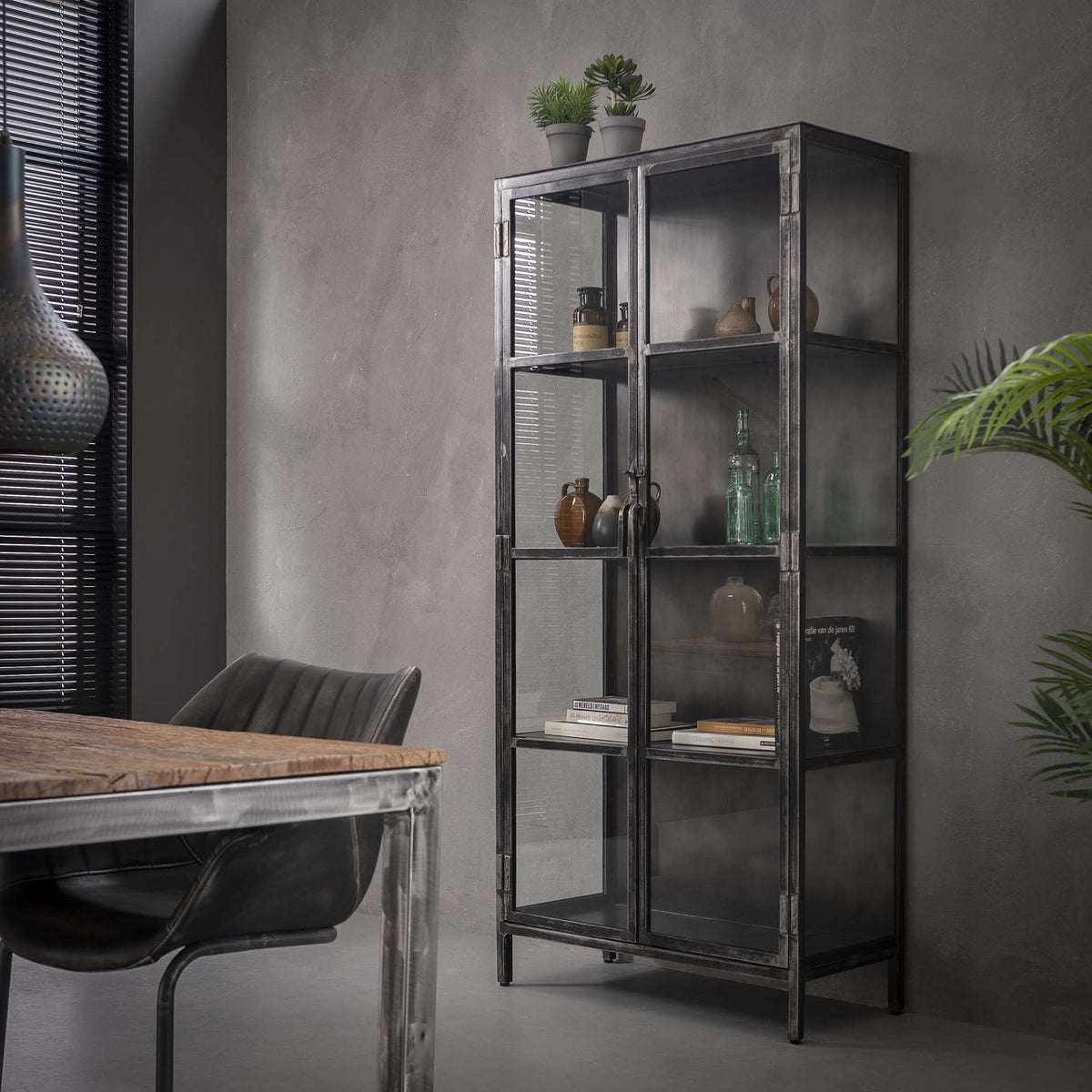 Vitrine mit 2 Glastüren – Gunmetal