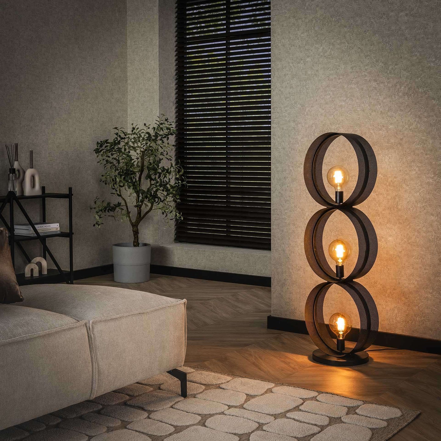 Stehlampe 3L ring perforiert