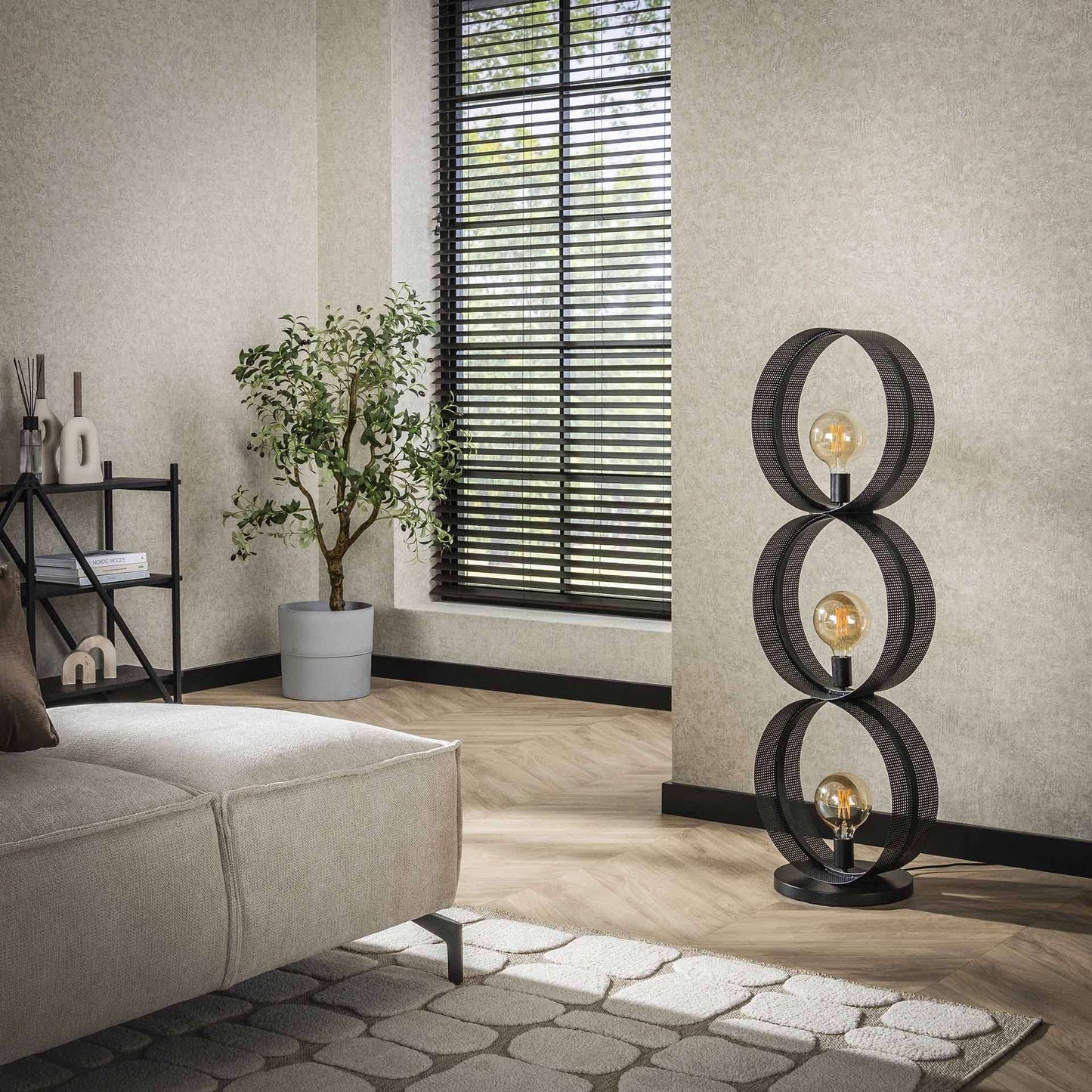 Stehlampe 3L ring perforiert
