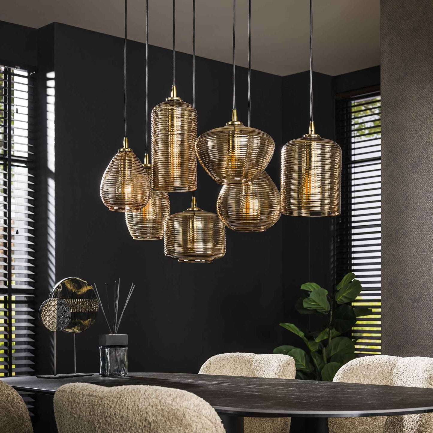 Hängelampe 4+3 stripe glas horizontal