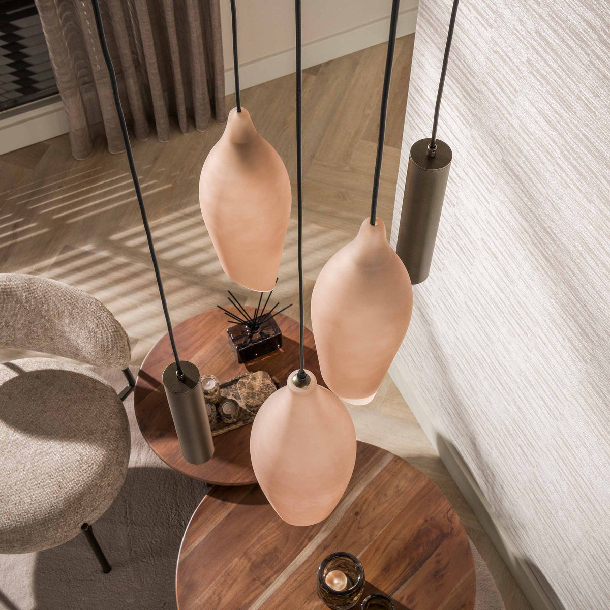 Hängelampe 5-flammig gestuft, 60 cm breit – Sienna-Braun / Milchglas – Bild 5