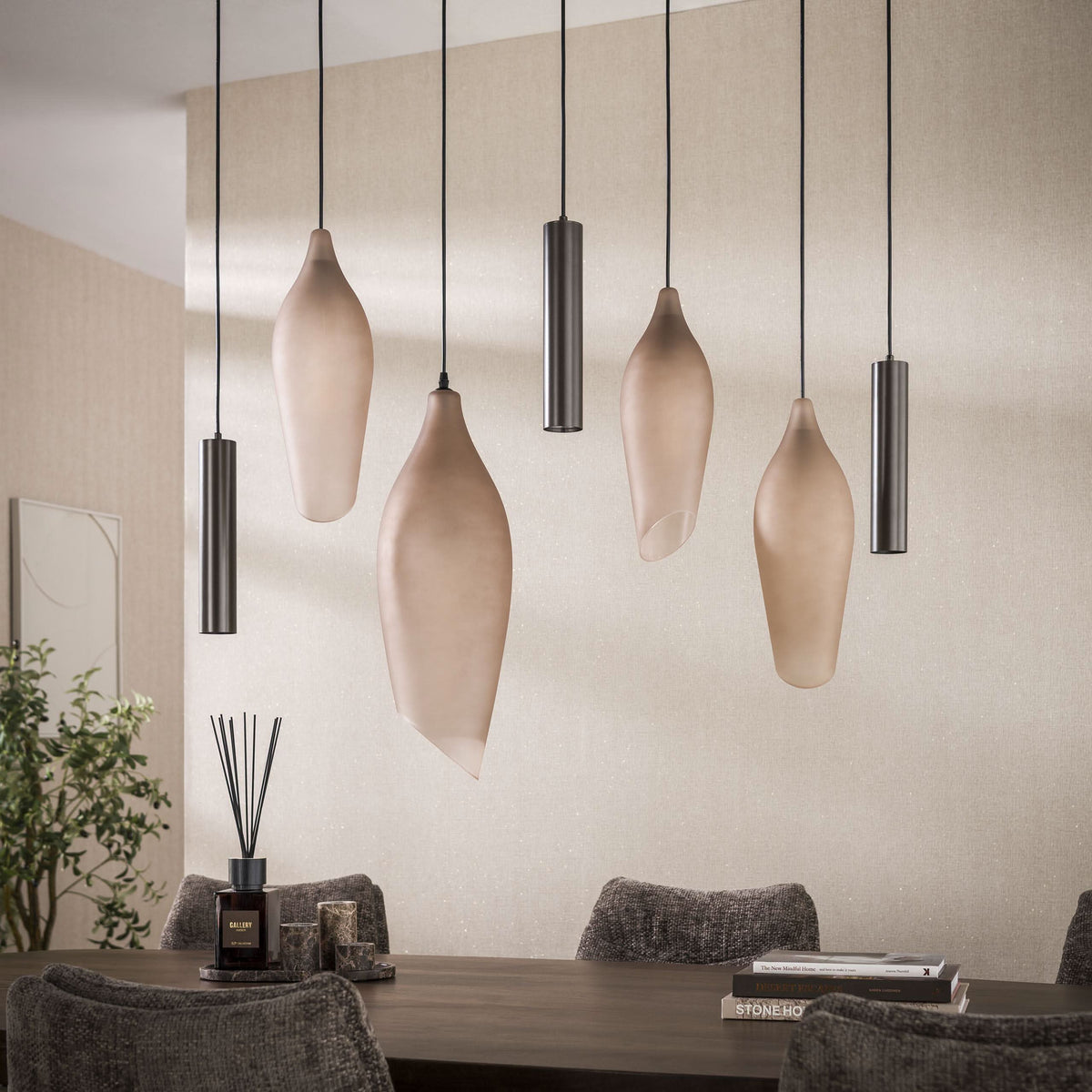 Hängelampe 7-flammig, 105 cm breit – Sienna-Braun / Milchglas