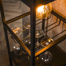 Weinregal-Lampe decorate