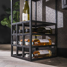 Weinregal-Lampe decorate