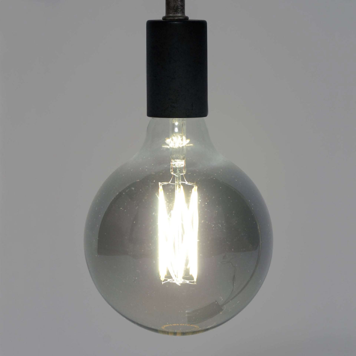Glühlampe LED Filament Globus 12 5 - E27 6W 2100K 450lm dimmbar – Smoke grey glass – Ansicht 2