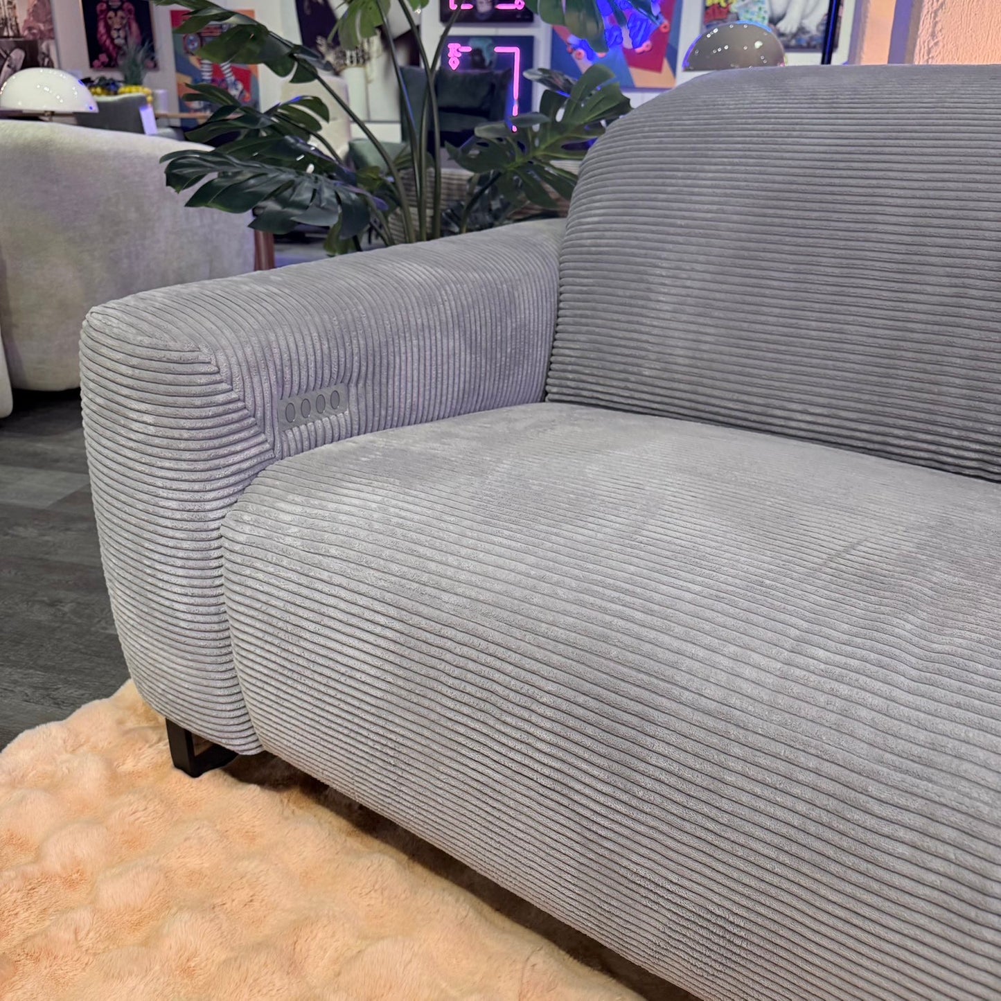 Toni Bigsofa