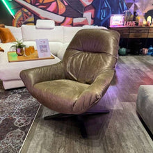 Christine Sessel ohne Hocker