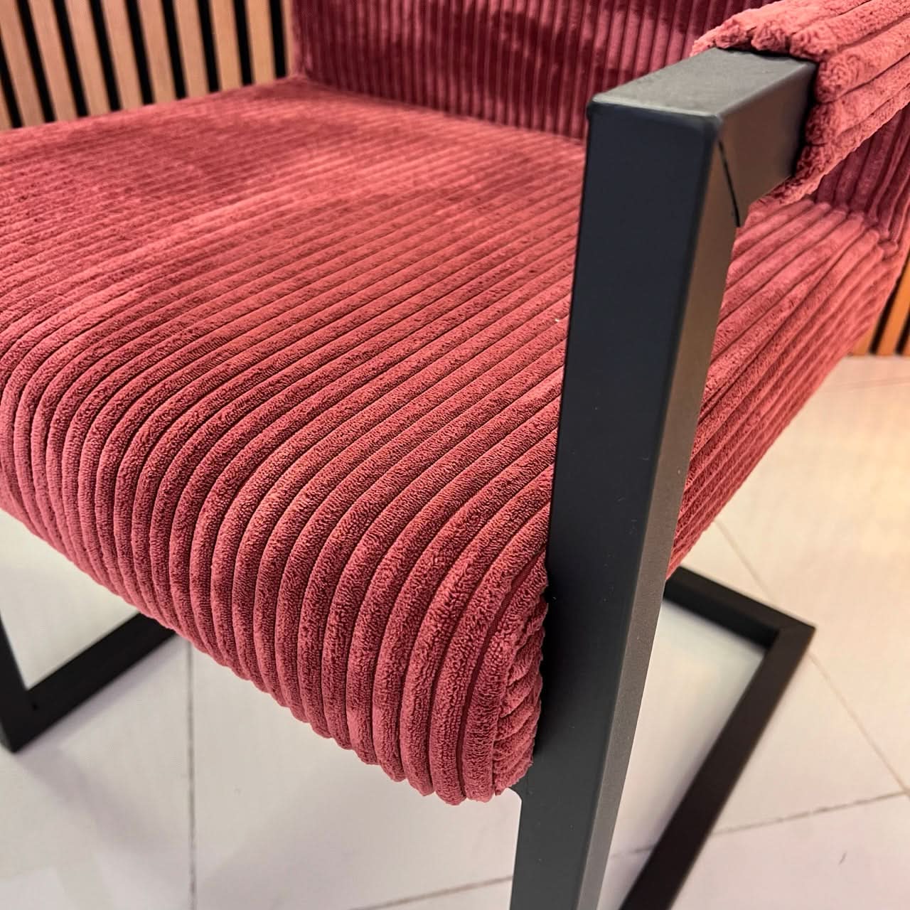 Ric Armlehnenstuhl - Wunschstoff