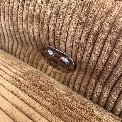 Megasofa, zwei große Sitzflächen, breite Armlehnen, zwei Rückenlehnen, Cord, elektrische Liegetiefenverstellung