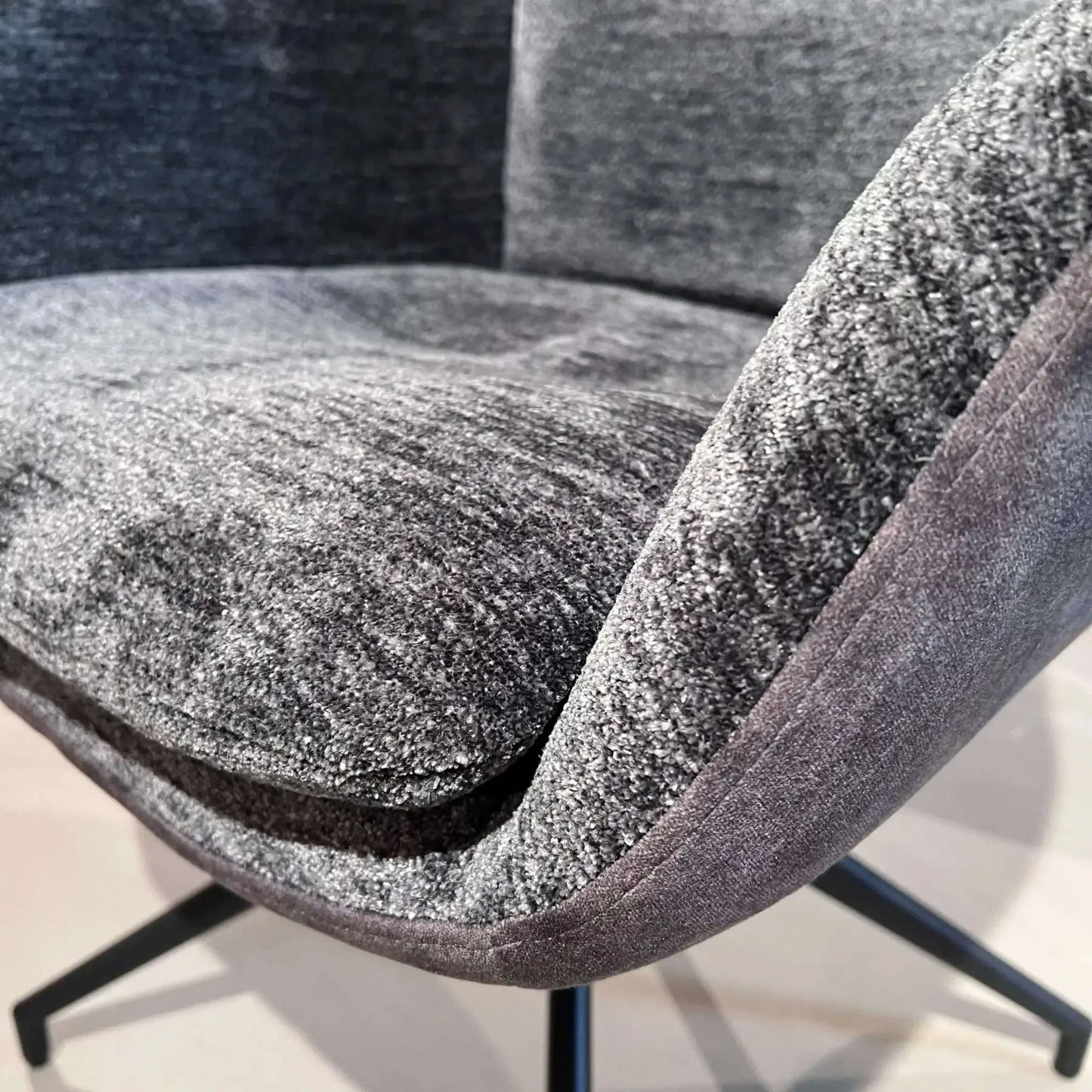 Dave Drehstuhl mit Armlehne - Charcoal Grey