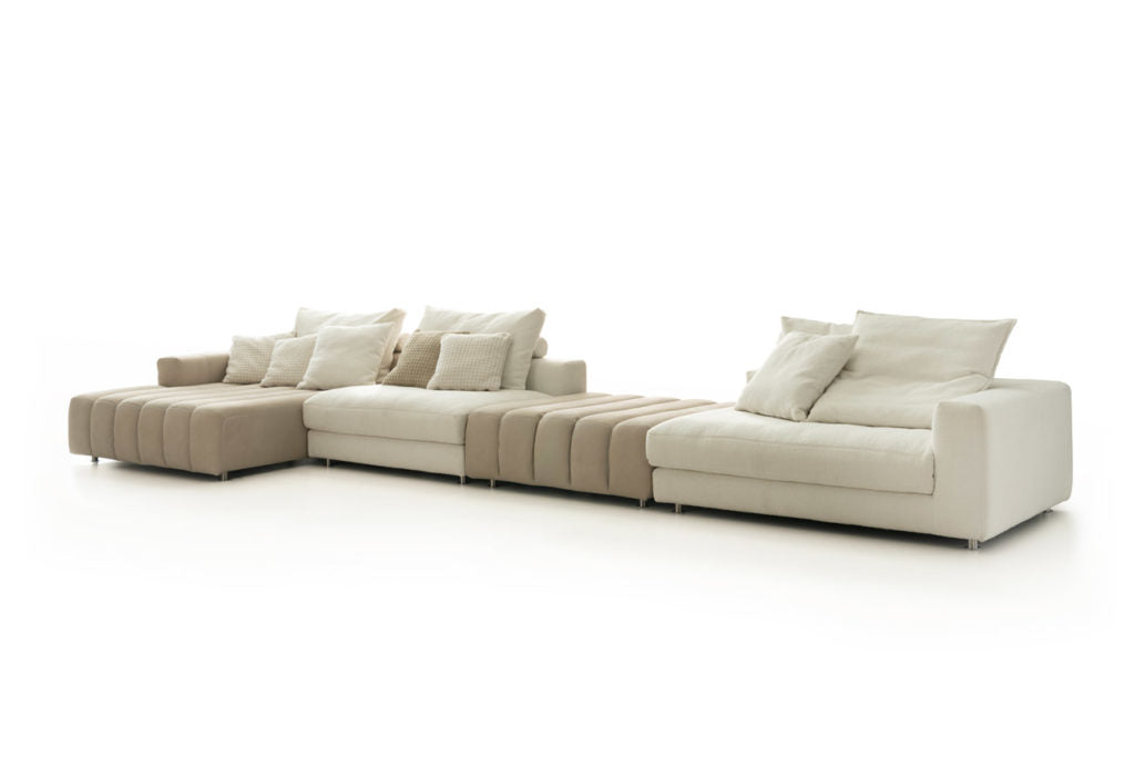Bari Modulsofa mit Longchair – Ansicht schräg