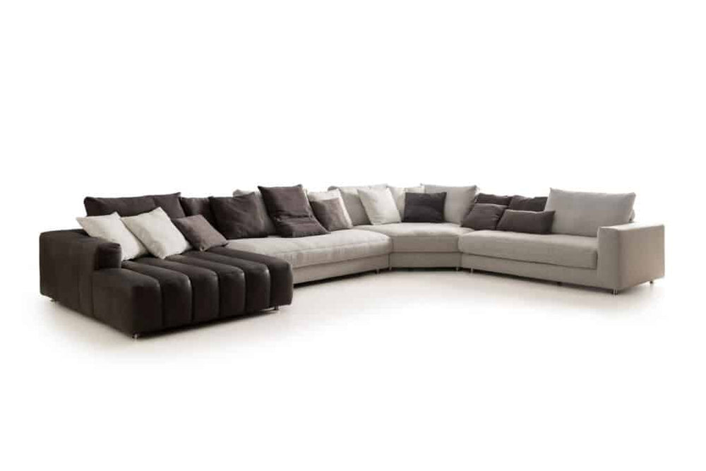 Bari Modulsofa als Wohnlandschaft – Ansicht schräg