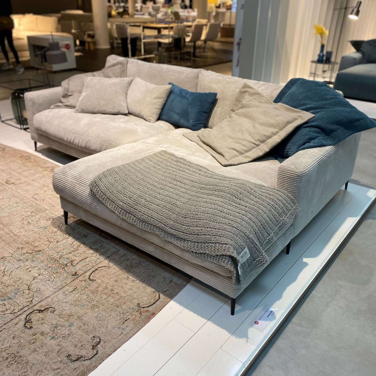 City, Ecksofa, Cord, grau, schwarze Füße