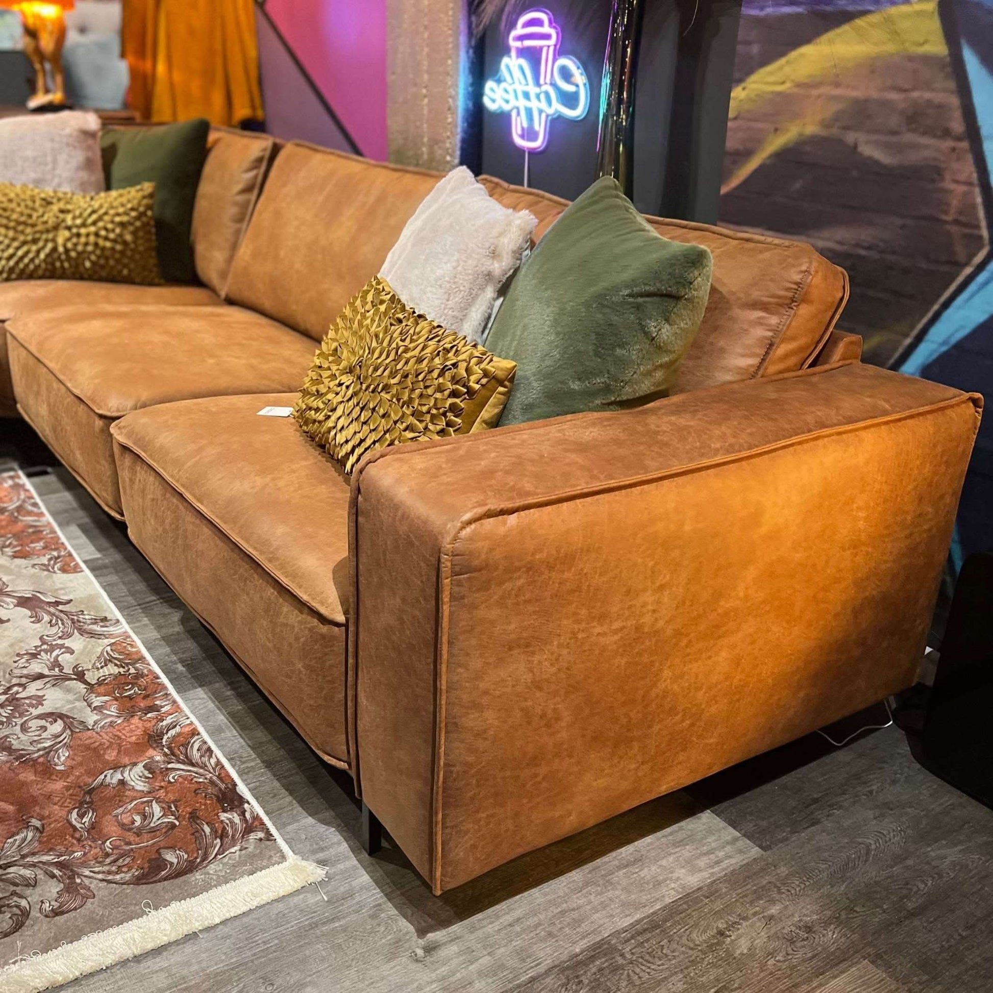  Akron, Ecksofa, Microfaser, schwarze Füße, braun-orange, Naht außen