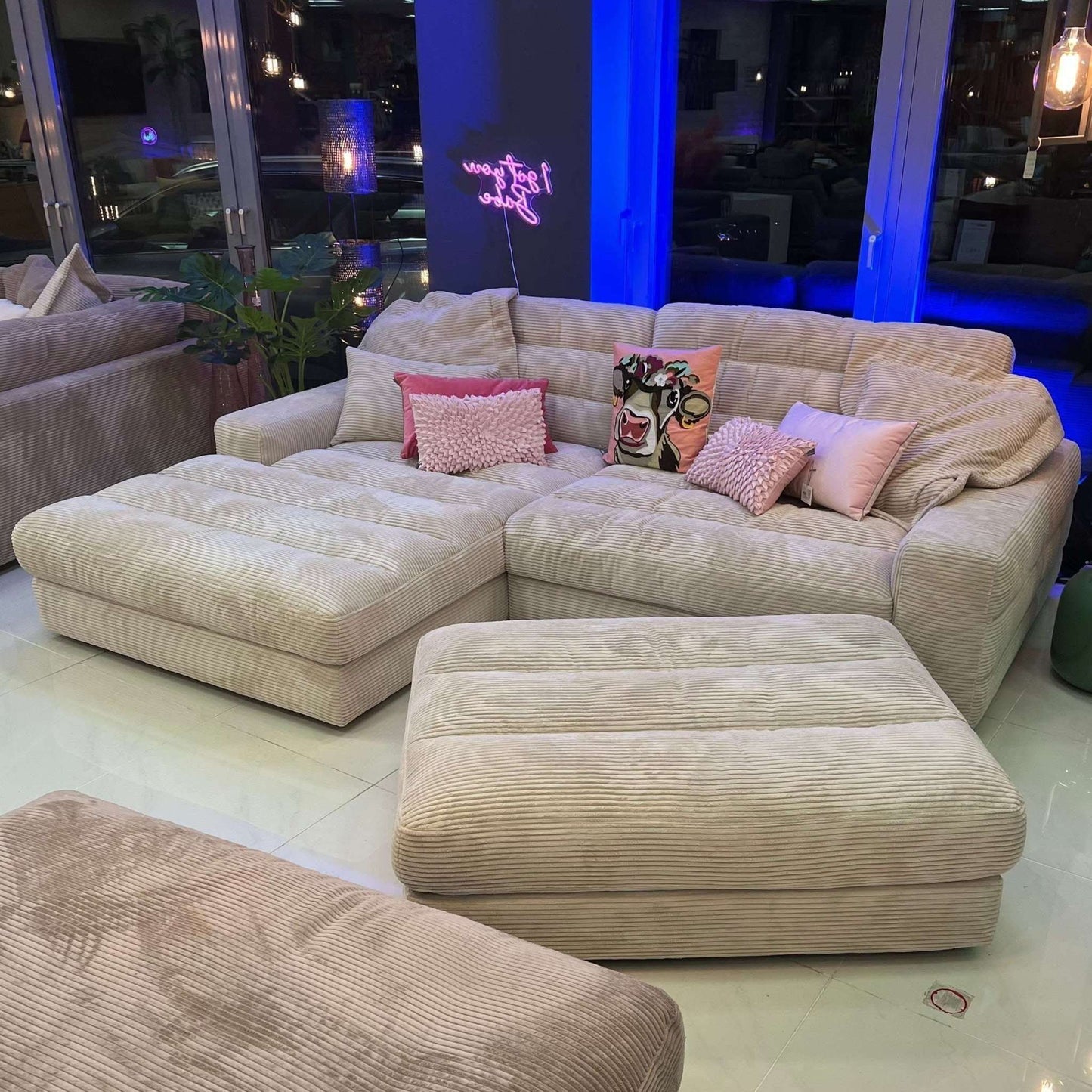 Dash, Hocker, Breitcord, creme