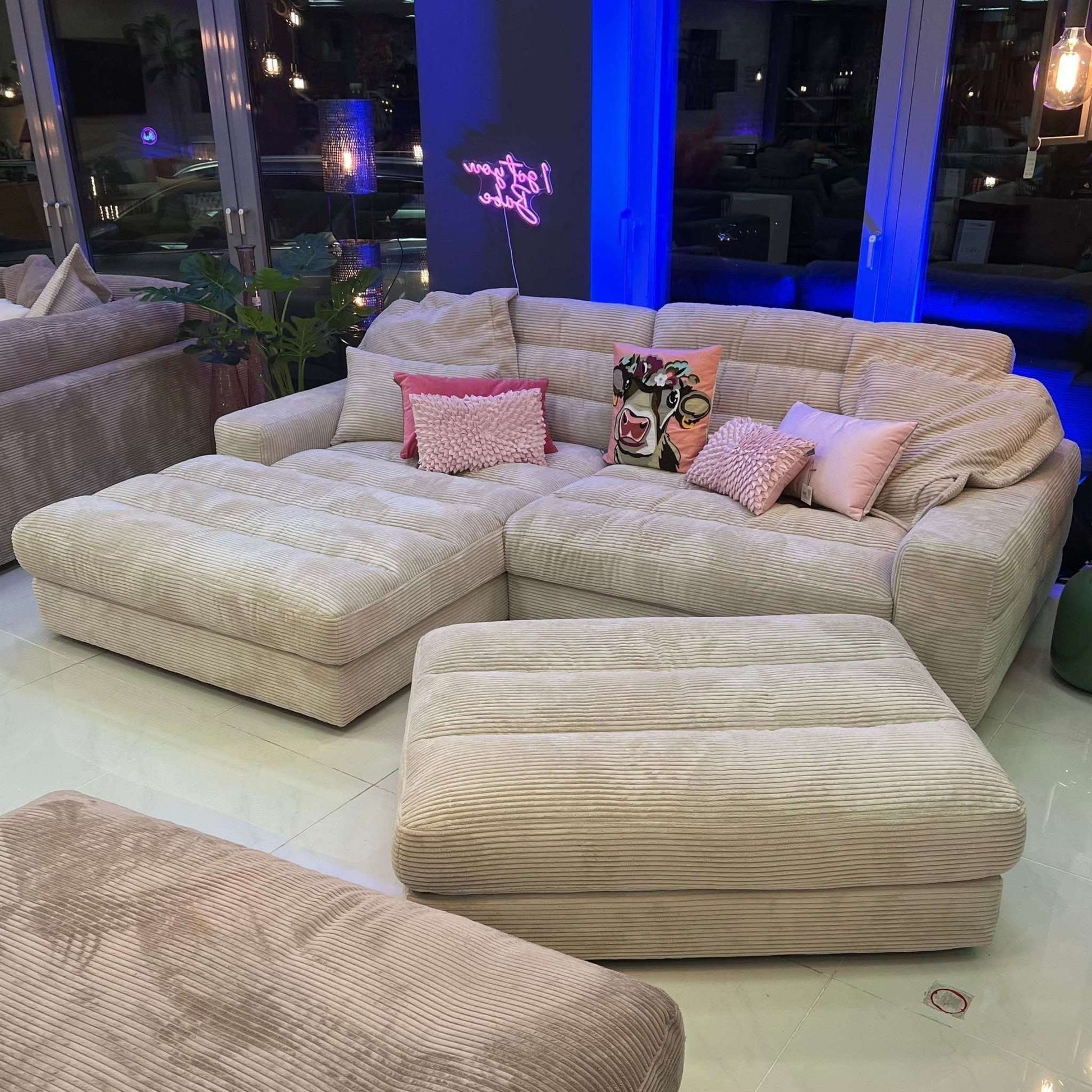 Dash, Hocker, Breitcord, creme