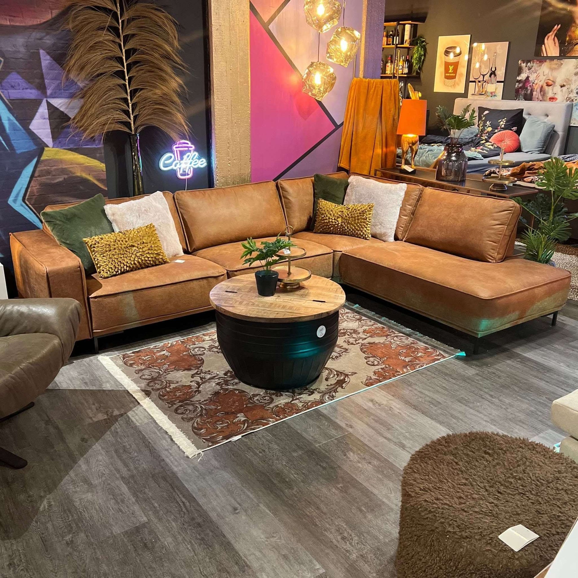  Akron, Ecksofa, Microfaser, schwarze Füße, braun-orange, Naht außen