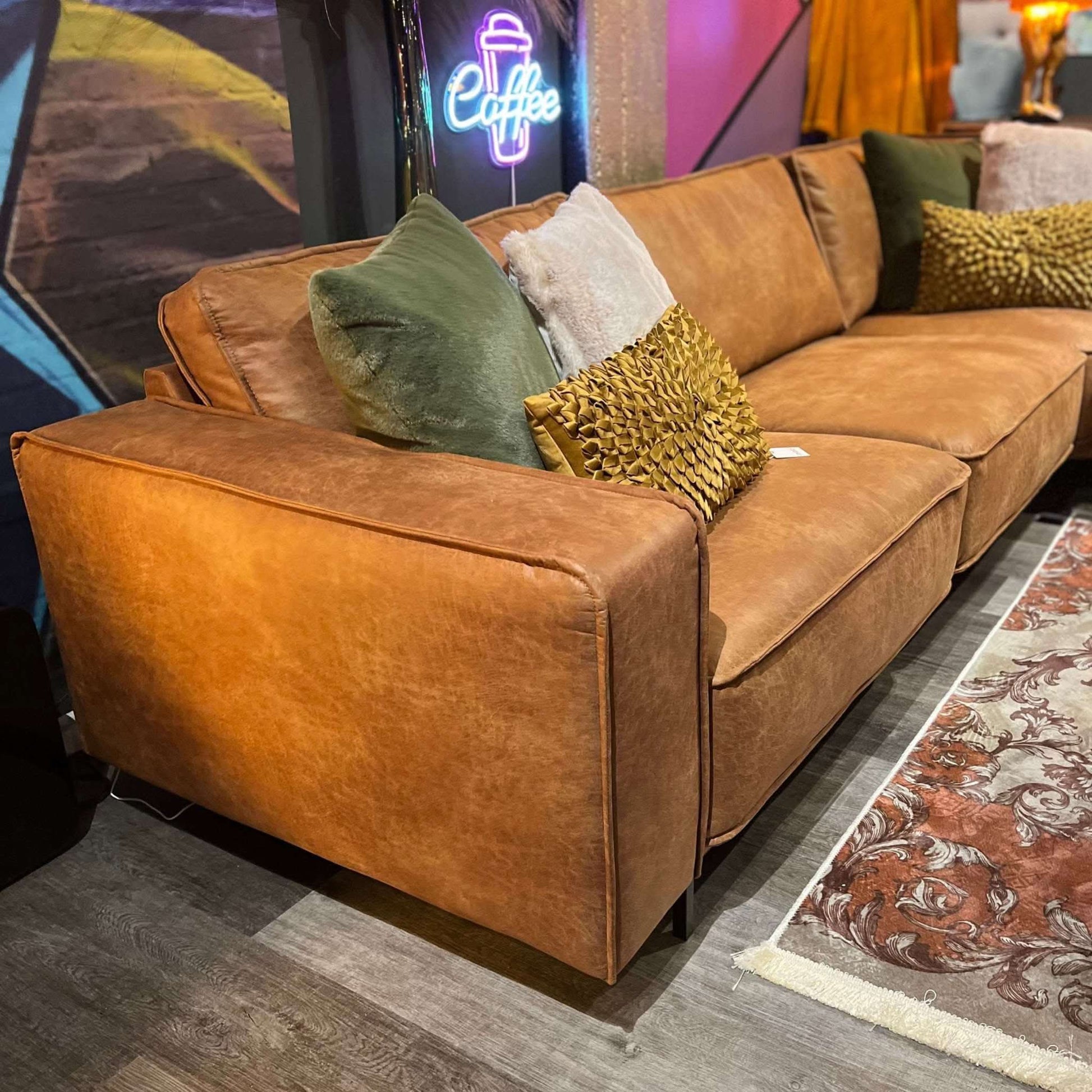  Akron, Ecksofa, Microfaser, schwarze Füße, braun-orange, Naht außen