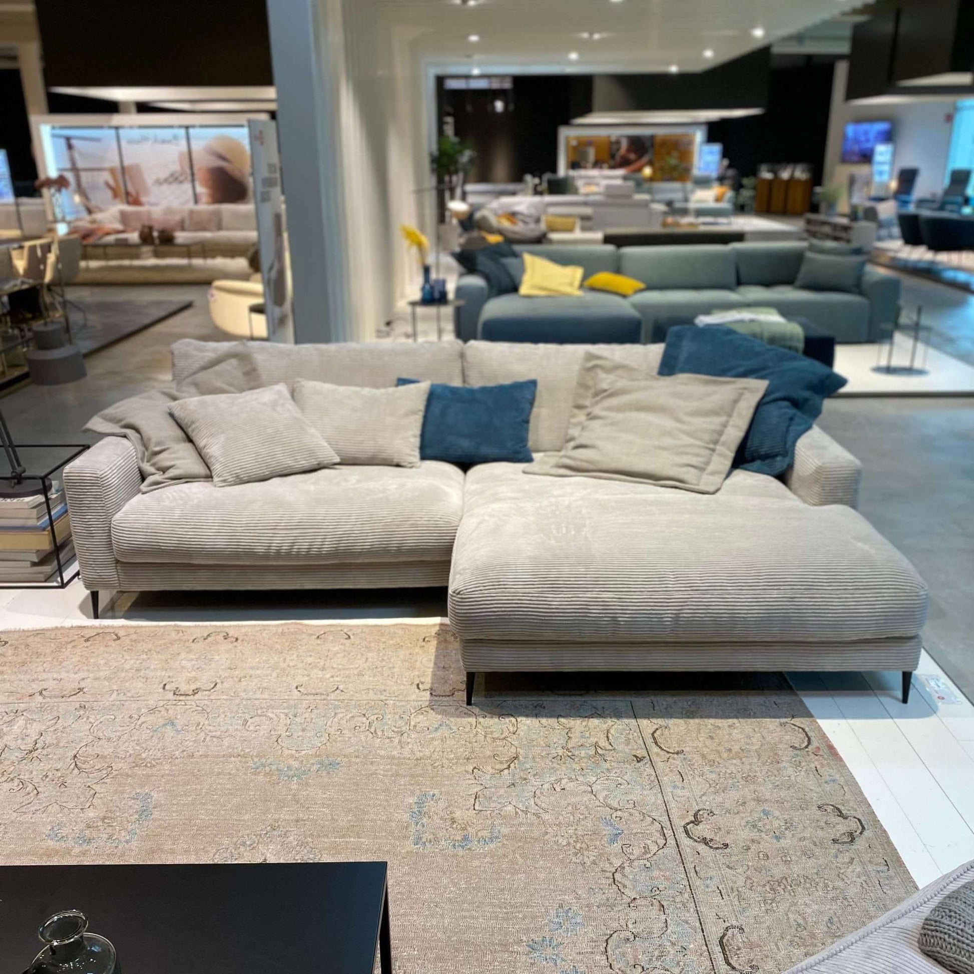 City, Ecksofa, Cord, grau, schwarze Füße