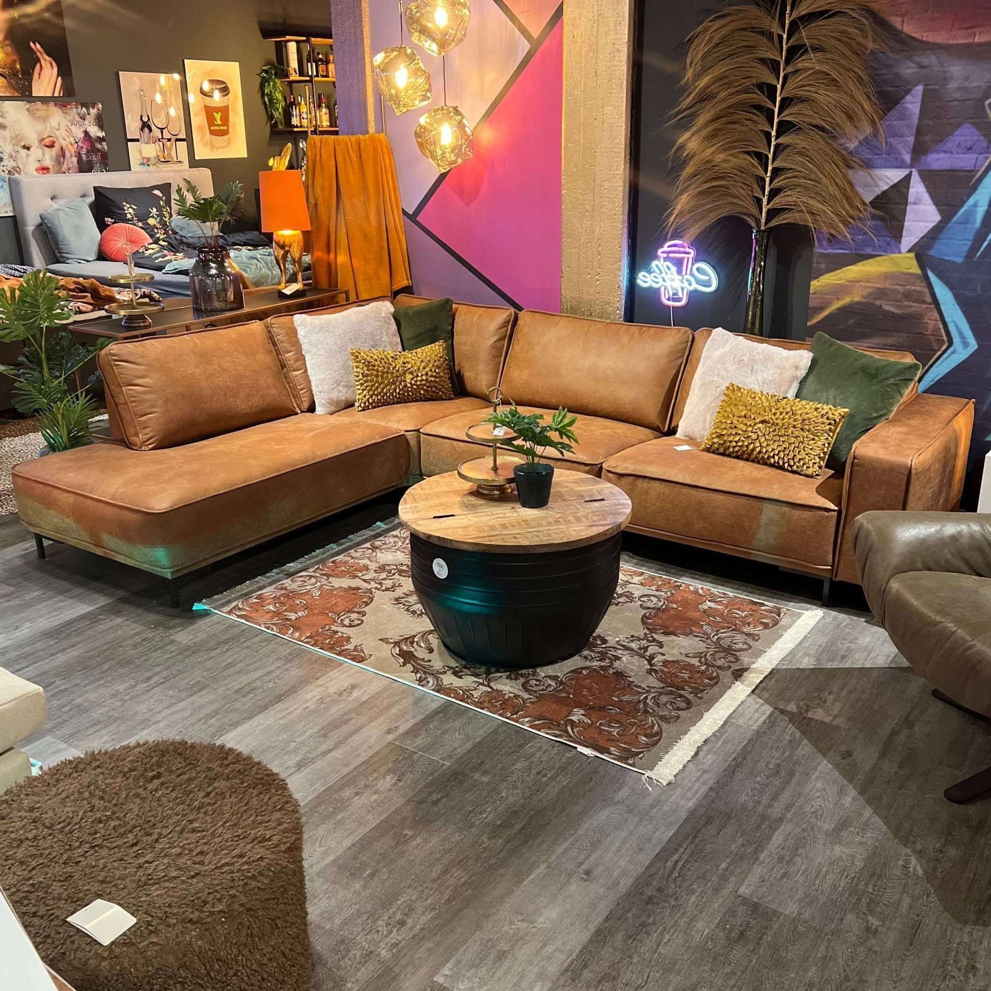  Akron, Ecksofa, Microfaser, schwarze Füße, braun-orange, Naht außen