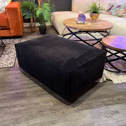 Petite Hocker