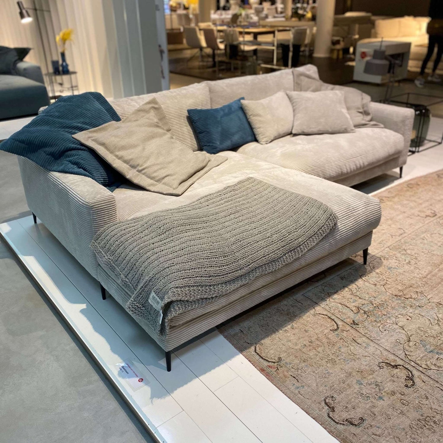 City, Ecksofa, Cord, grau, schwarze Füße