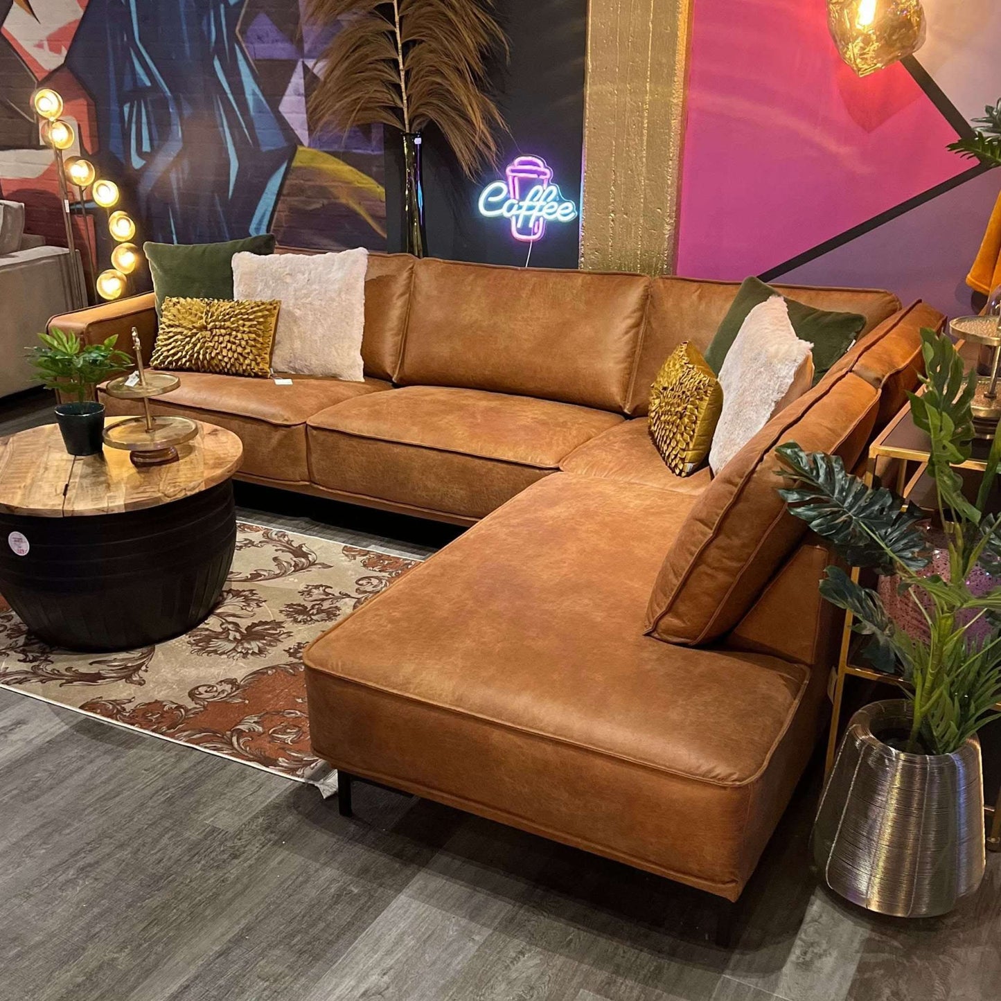  Akron, Ecksofa, Microfaser, schwarze Füße, braun-orange, Naht außen