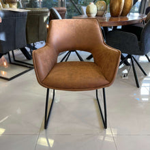 Mike Stuhl - mit Armlehne - Cognac