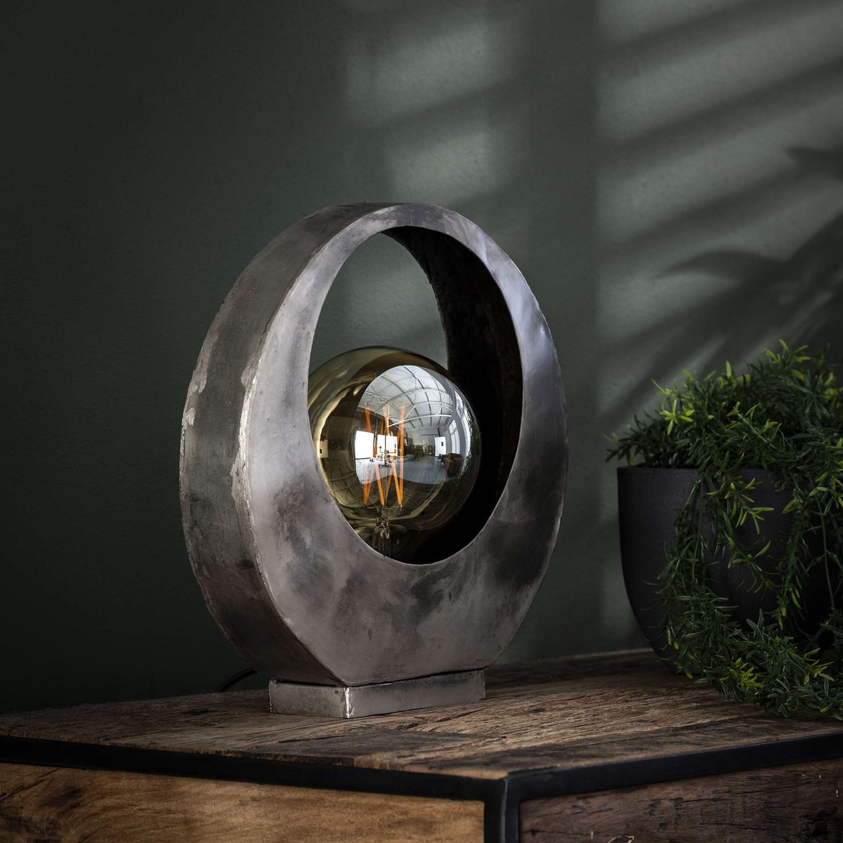 Tischlampe full moon – Alt Silber Finish – Ansicht 2