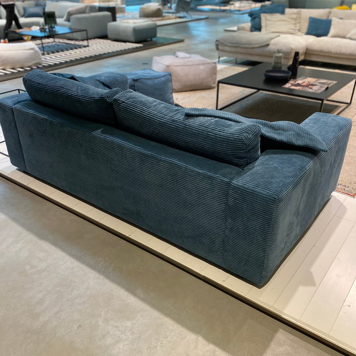 Cozy Big Sofa - Breitcord